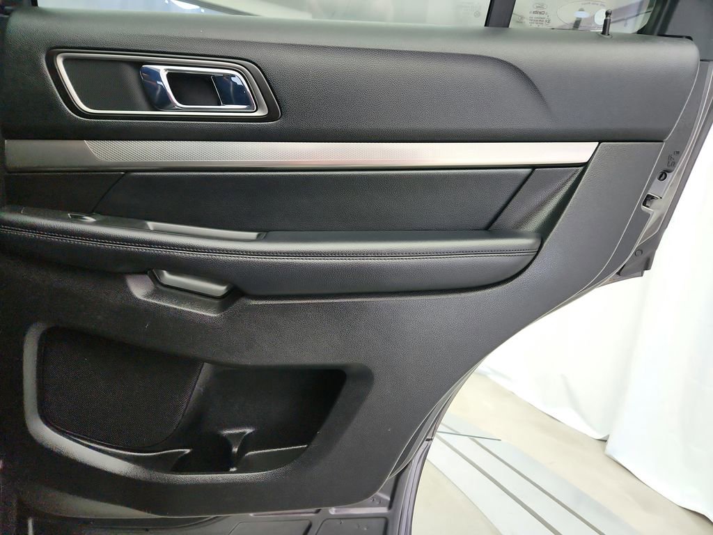 Used 2018 Ford Explorer XLT w/ Equipment Group 202A image 34