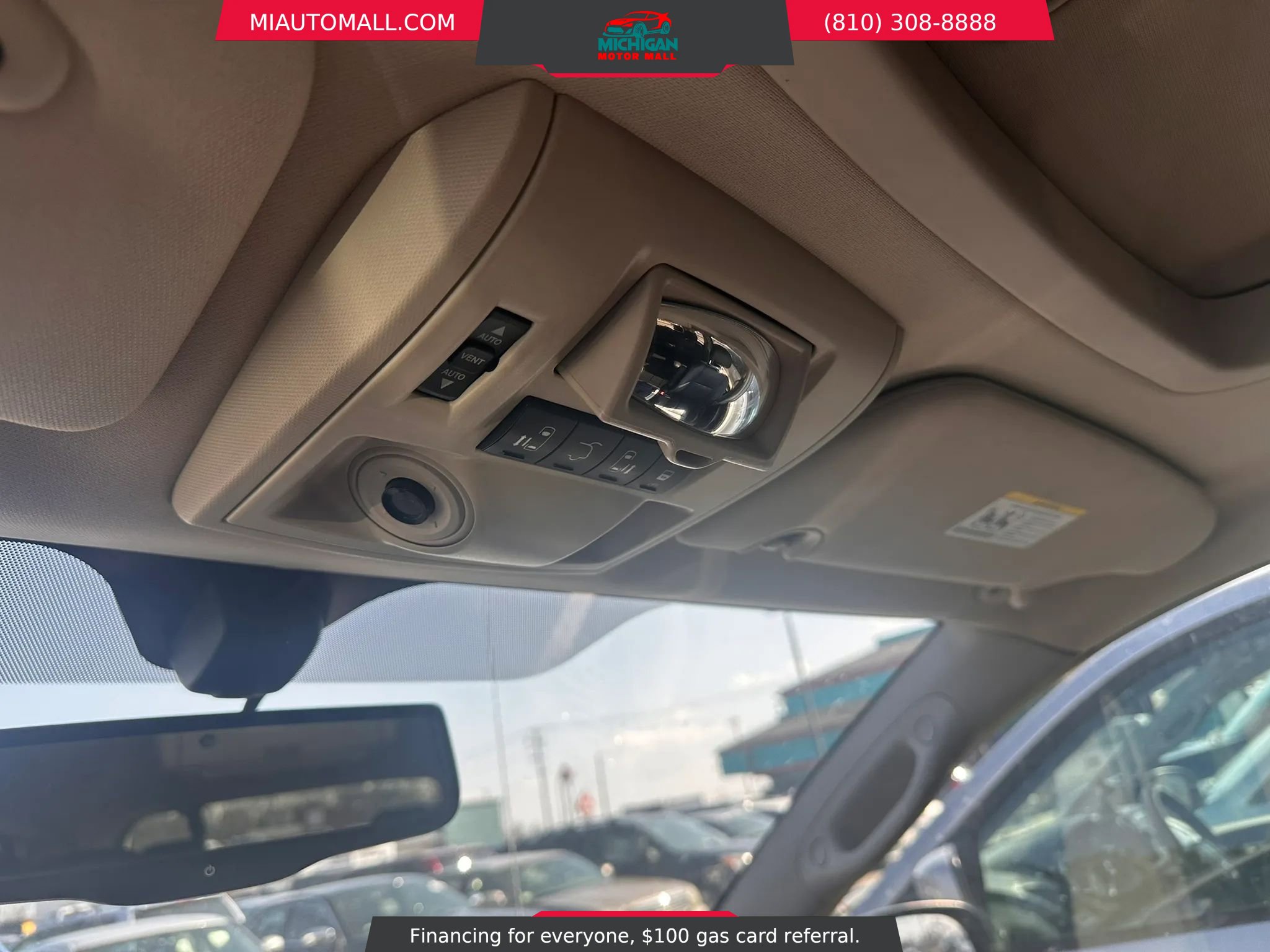 Used 2014 Chrysler Town & Country Touring-L w/ Driver Convenience Group image 20