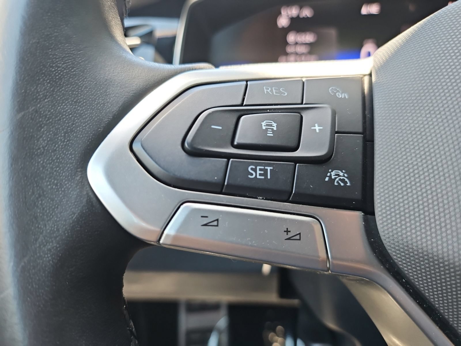 Used 2025 Volkswagen Jetta Sport FWD image 28