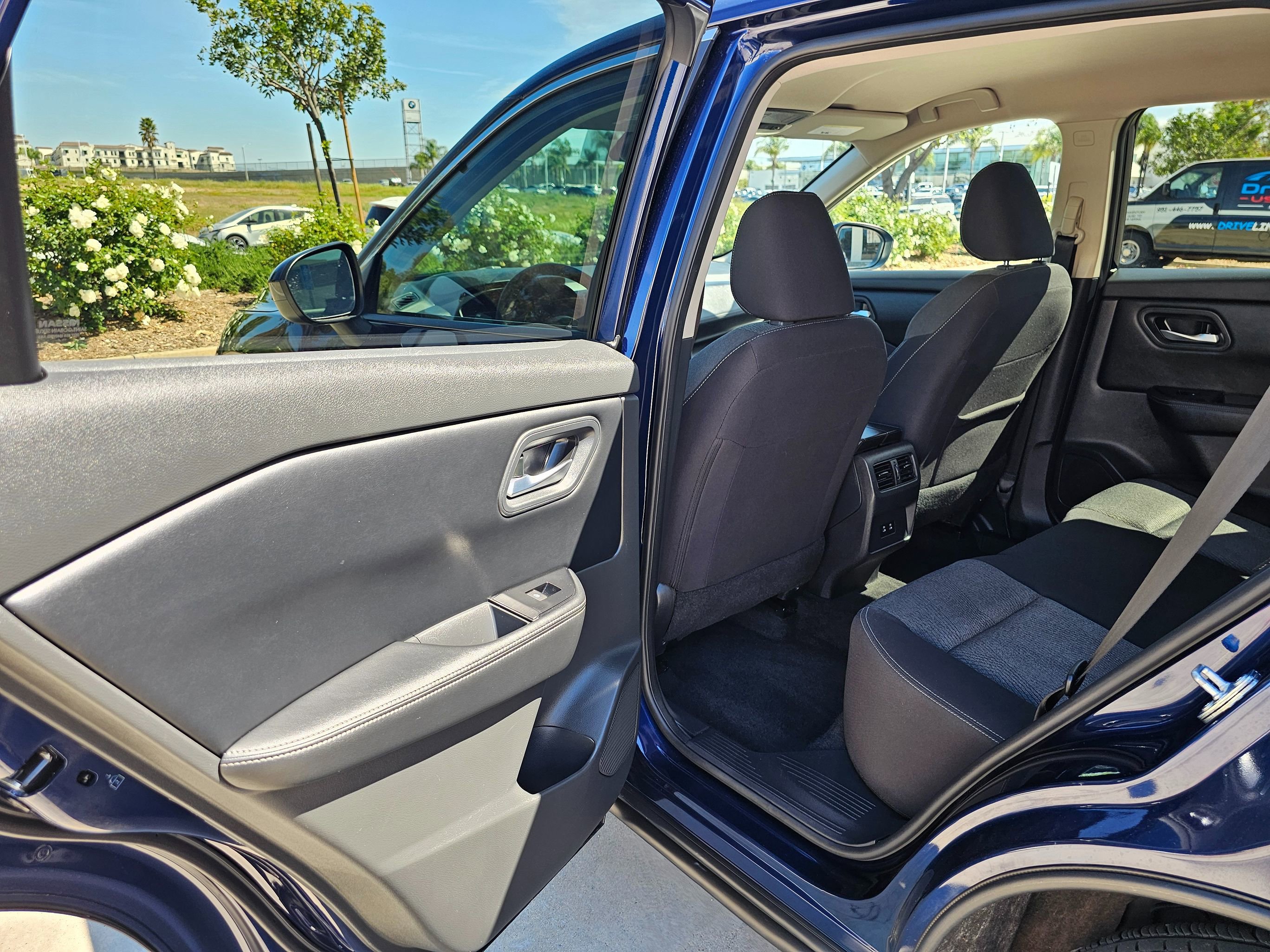 Used 2024 Nissan Rogue SV FWD image 17