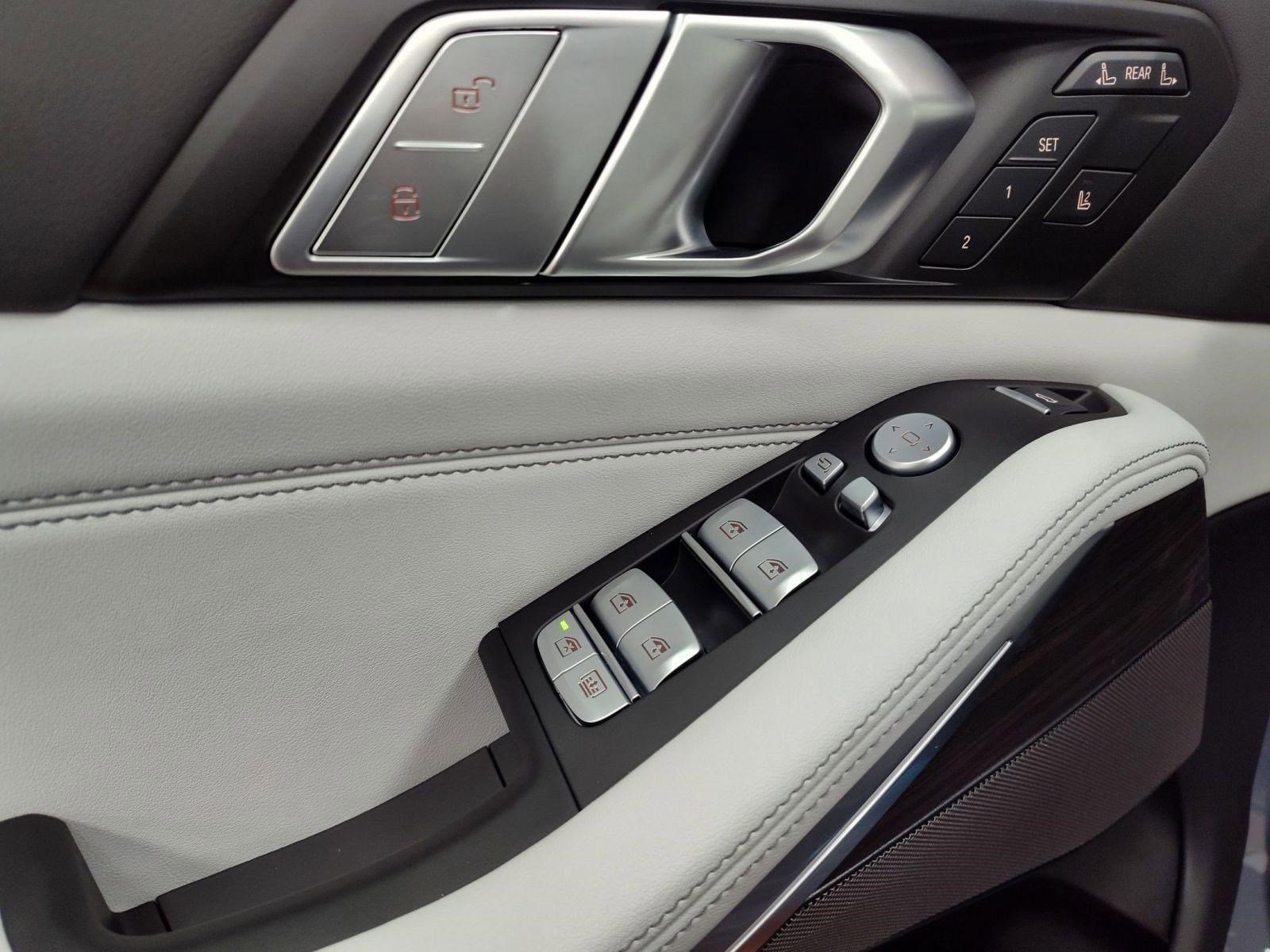 Used 2026 BMW X7 xDrive40i image 12