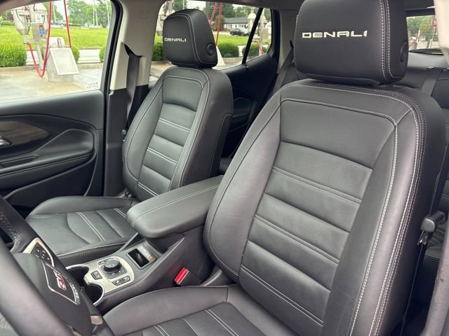 Used 2024 GMC Terrain Denali w/ Denali Premium Package AWD/4WD image 27