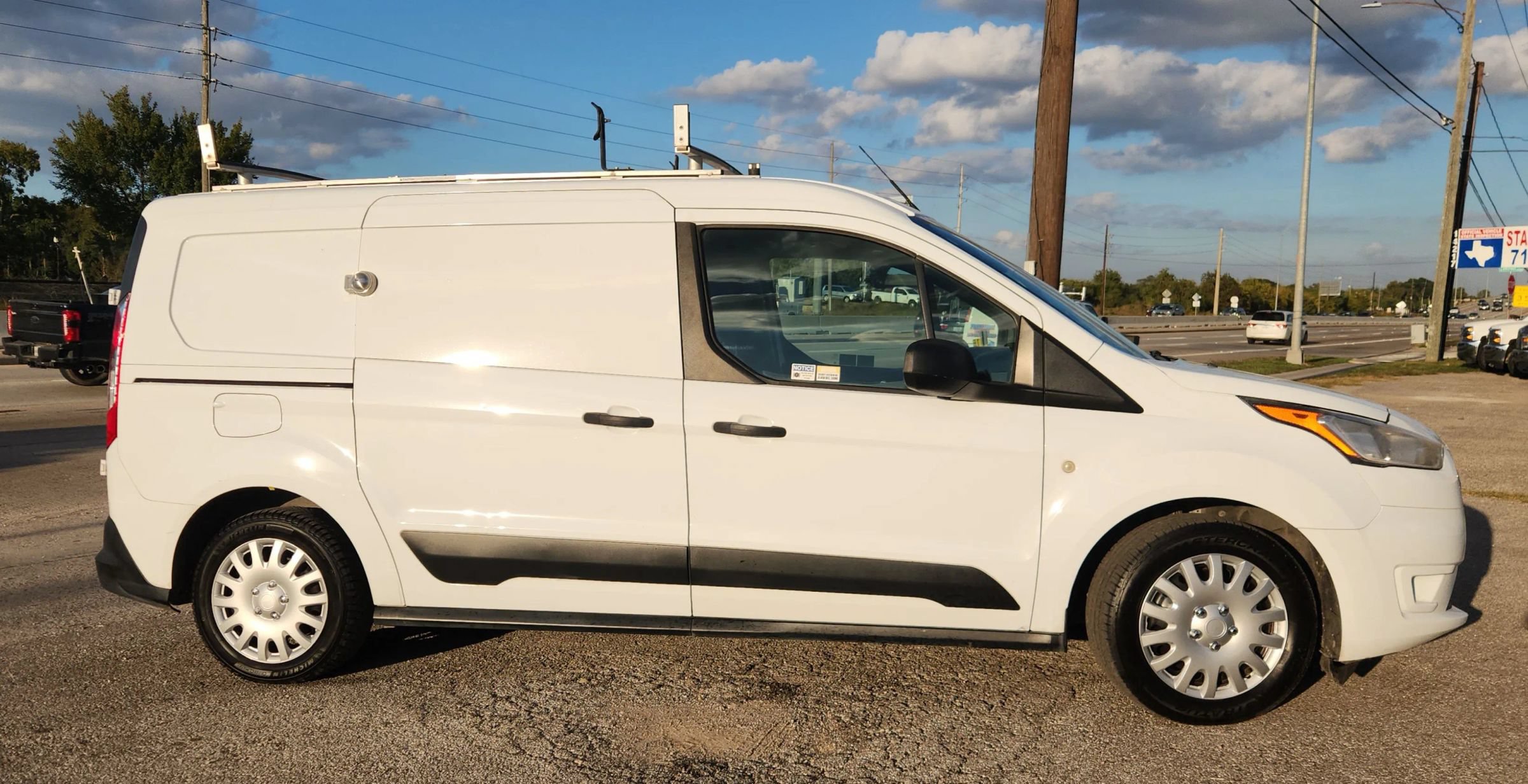 Used 2020 Ford Transit Connect XLT FWD image 4
