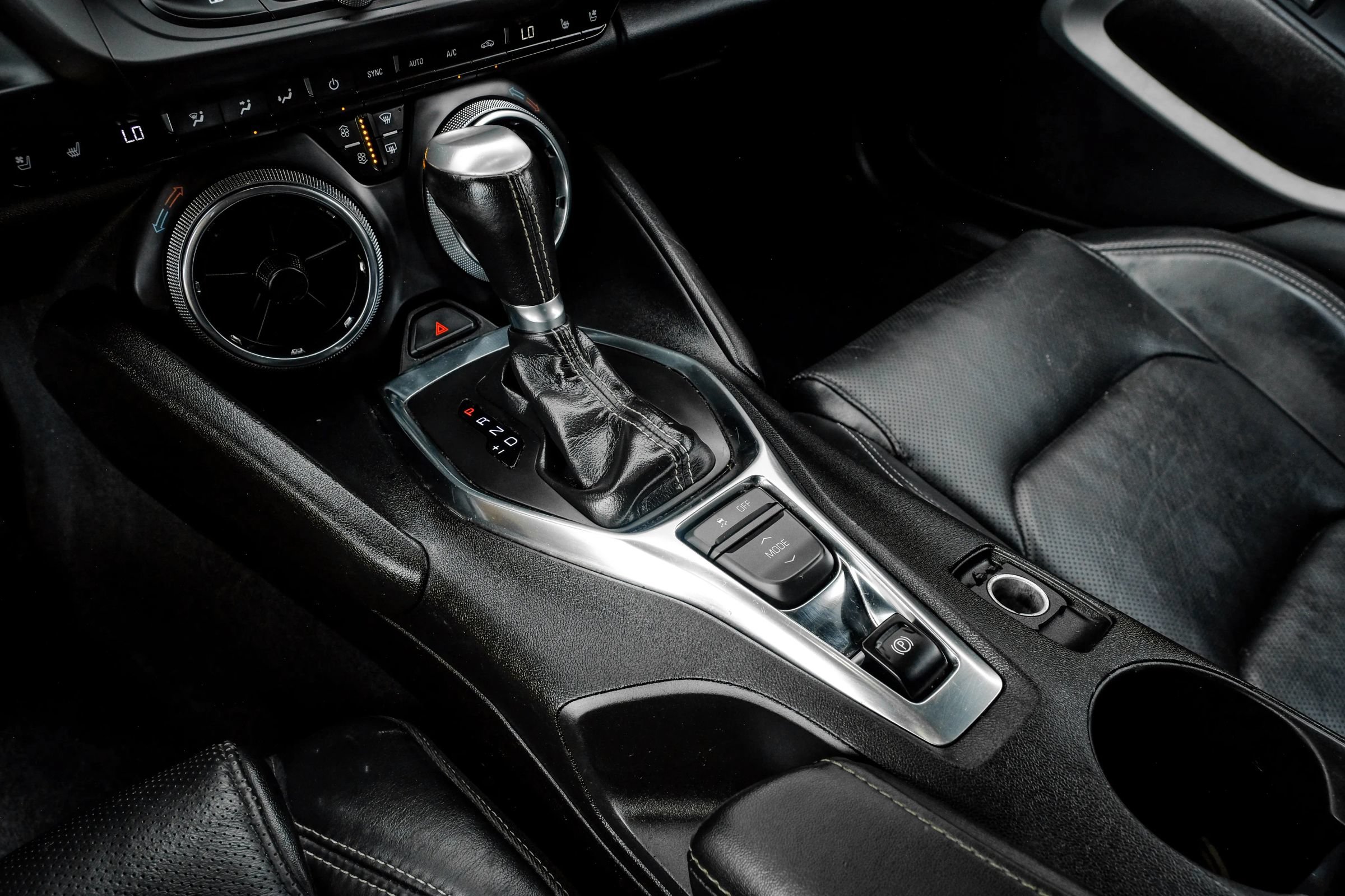 Used 2019 Chevrolet Camaro LT RWD image 32