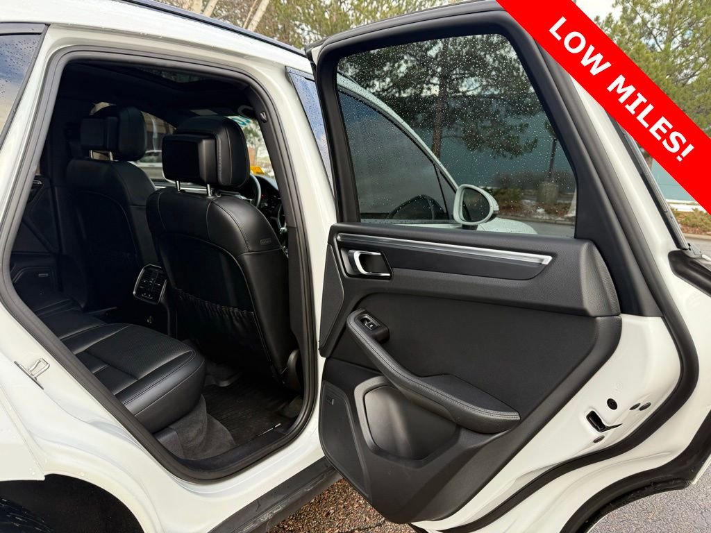 Used 2018 Porsche Macan Base image 15