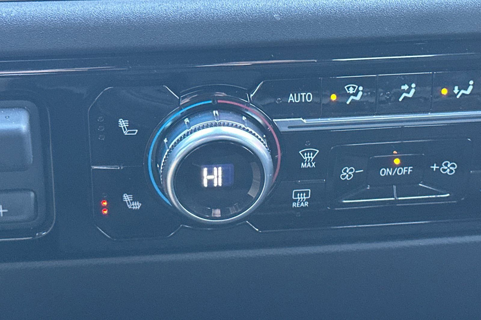 Used 2025 GMC Sierra 1500 Elevation image 28