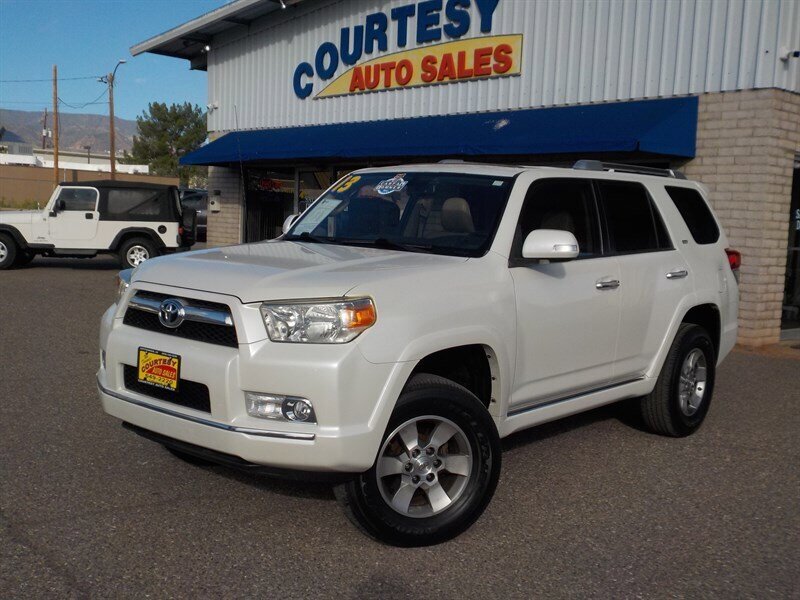 Used 2013 Toyota 4Runner SR5 w/ Premium Pkg image 1