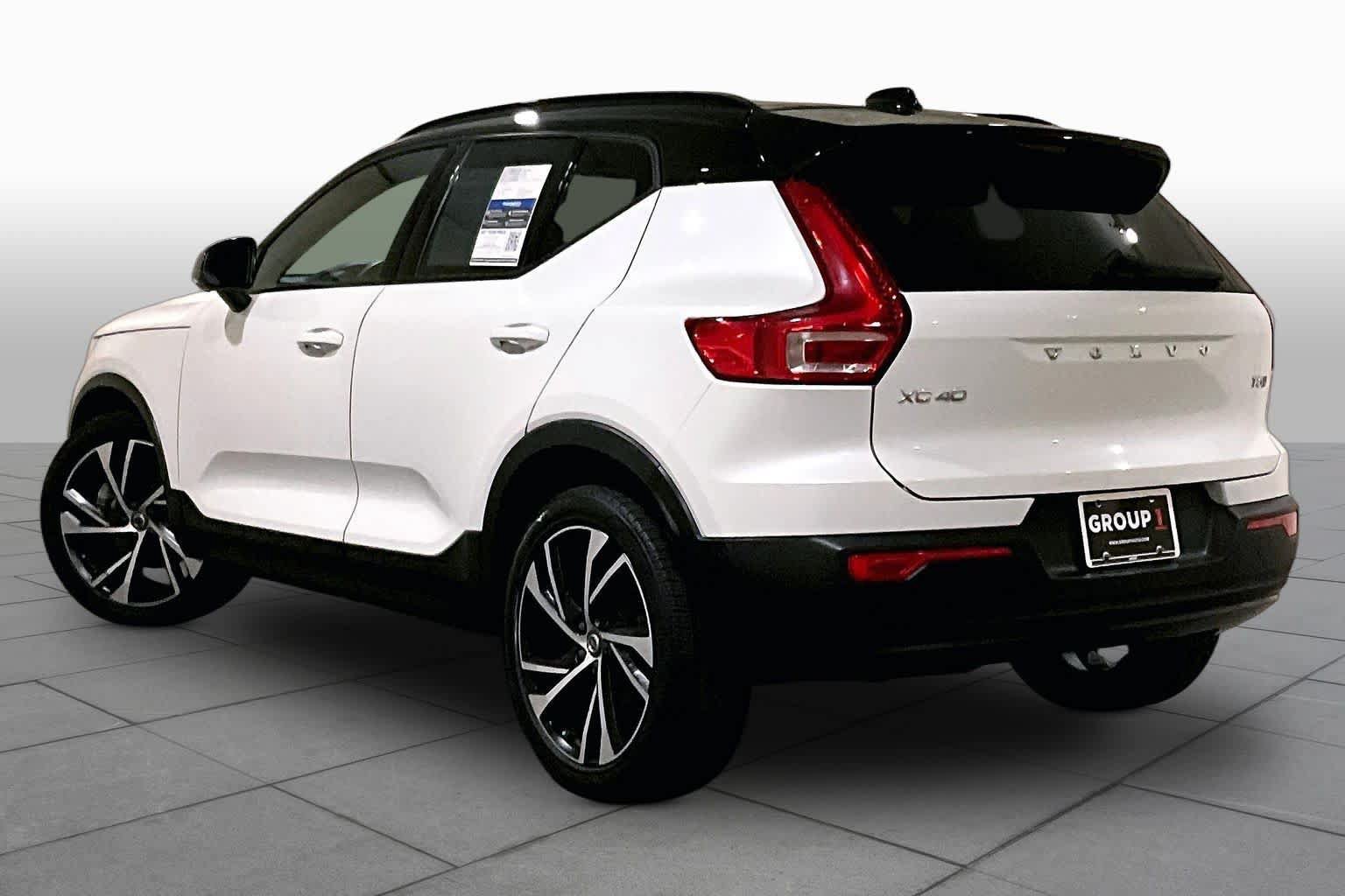 Used 2021 Volvo XC40 T5 R-Design w/ Advanced Package AWD/4WD image 11