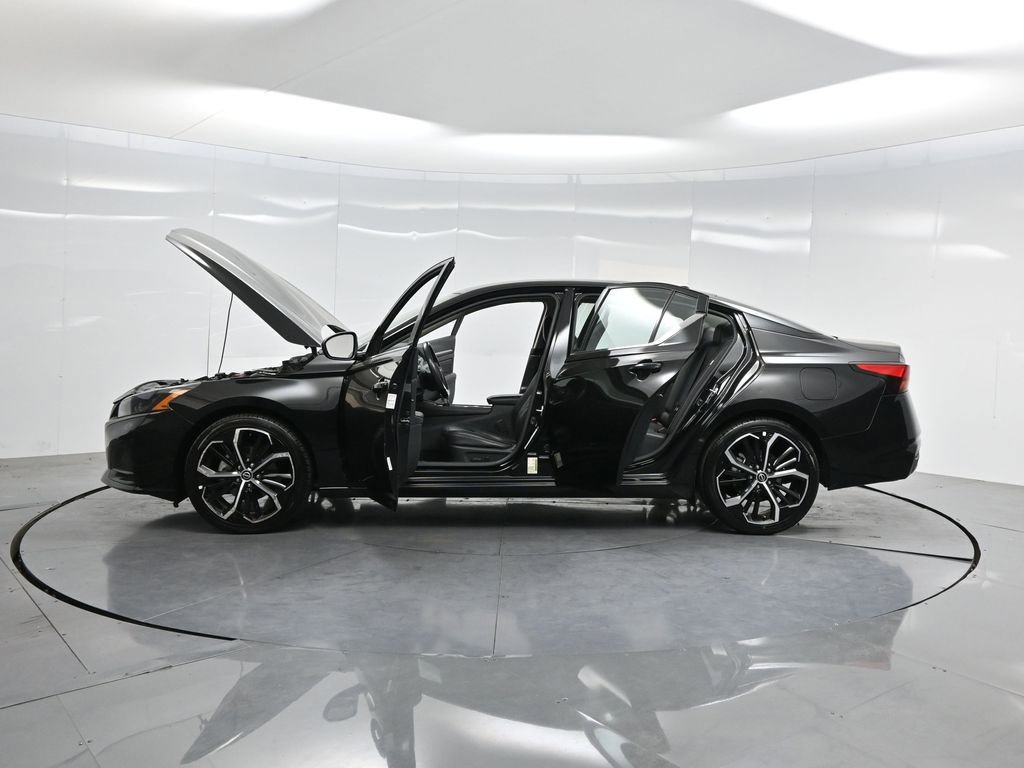 Used 2023 Nissan Altima 2.5 SR image 40