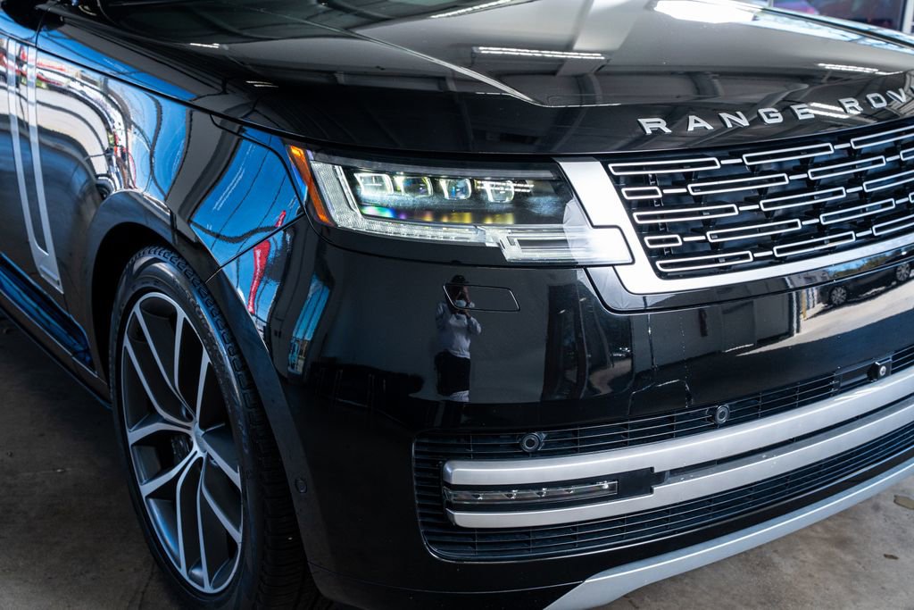 Used 2025 Land Rover Range Rover Autobiography image 18