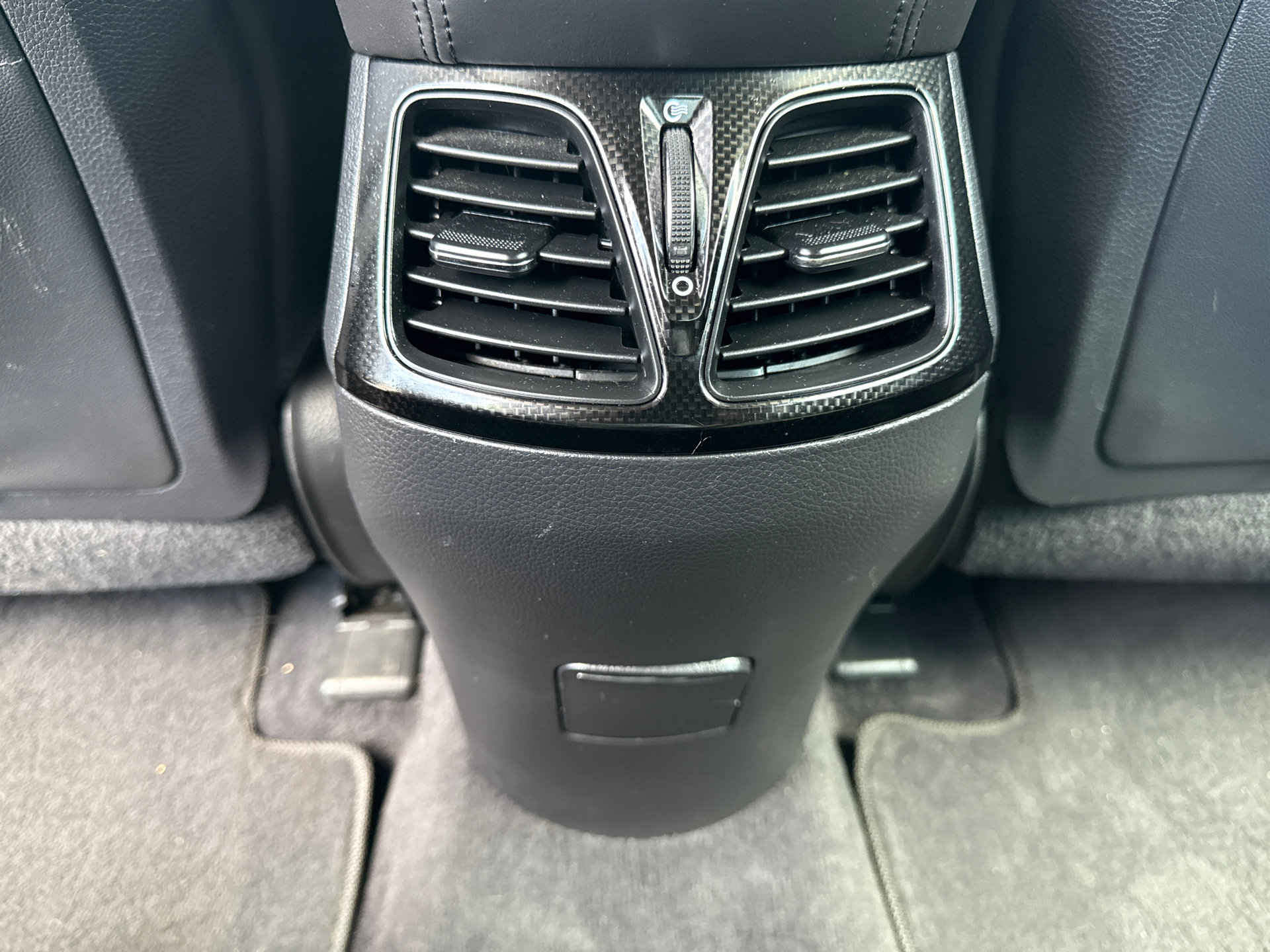 Used 2013 Hyundai Azera w/ Technology Pkg FWD image 16