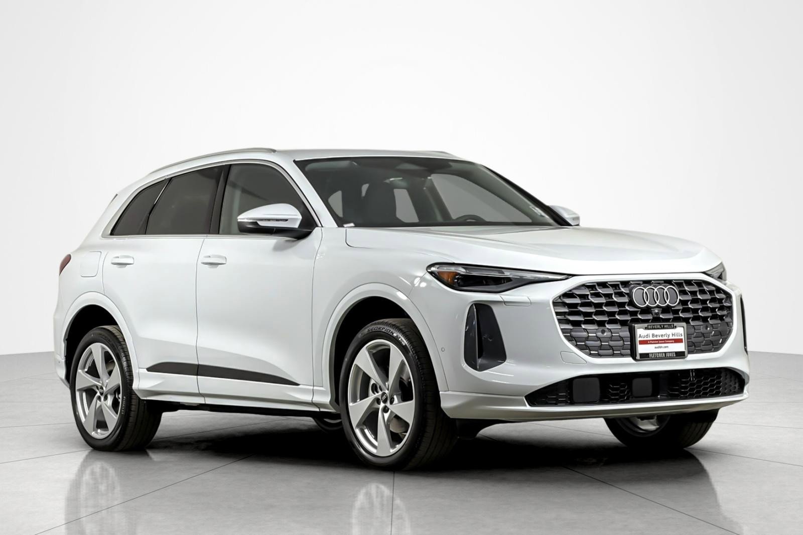 New 2025 Audi Q5 Premium Plus image 2