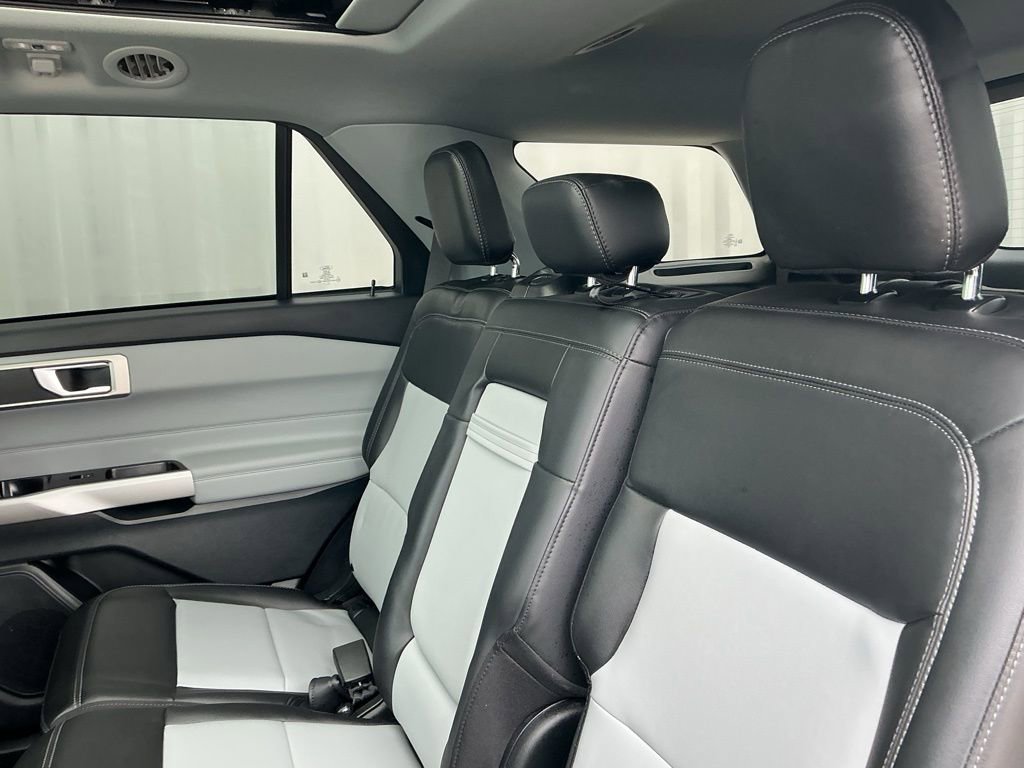 Used 2023 Ford Explorer XLT w/ Equipment Group 202A image 19