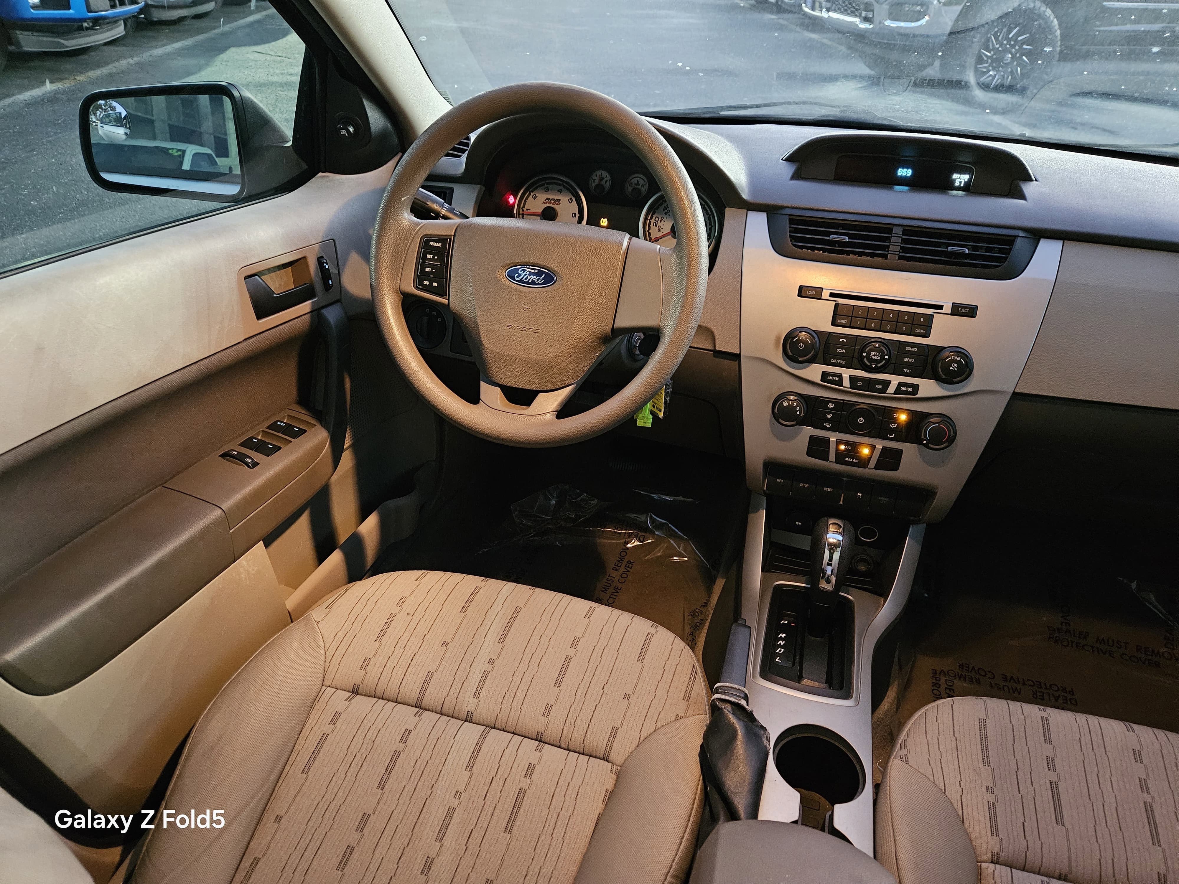 Used 2010 Ford Focus SE image 16