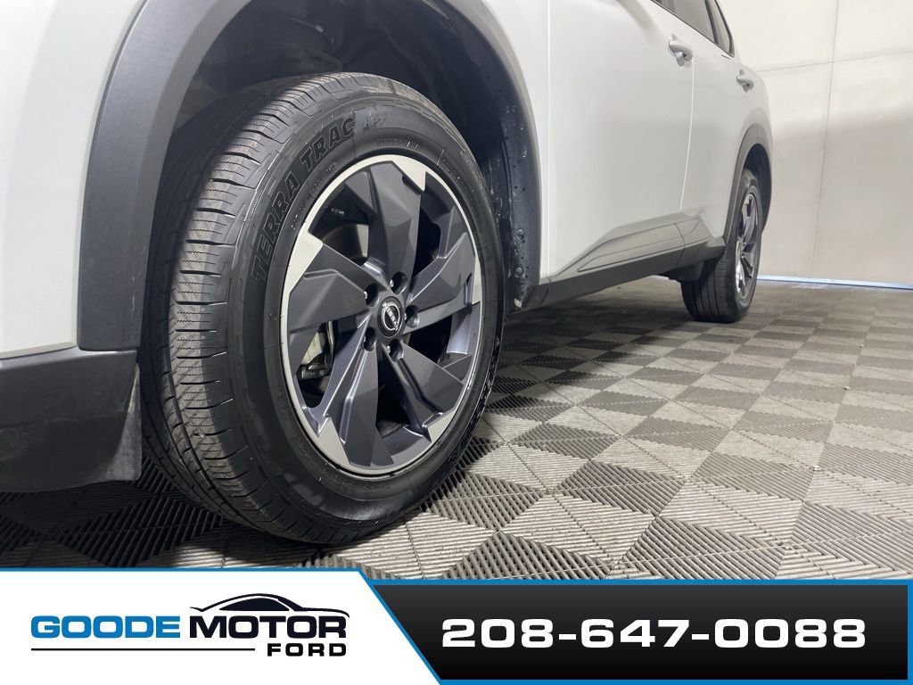 Used 2024 Nissan Rogue SV AWD/4WD image 26