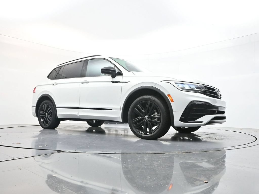 Used 2022 Volkswagen Tiguan SE R-Line FWD image 26