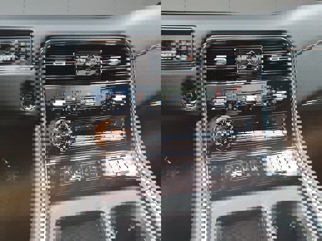 Used 2025 Nissan Armada PRO-4X w/ Pro-4X Premium Package image 21