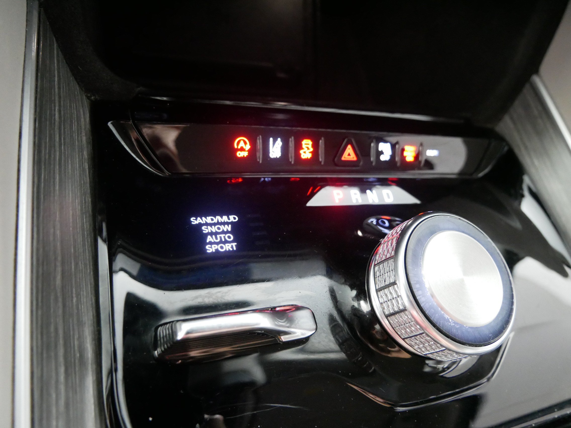 Used 2023 Jeep Wagoneer L Series II AWD/4WD image 30