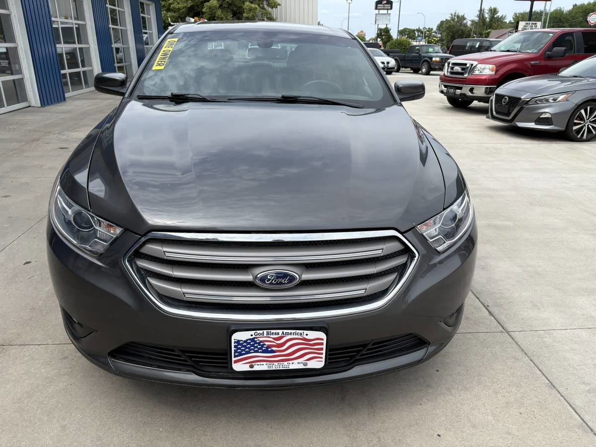 Used 2018 Ford Taurus SEL w/ Equipment Group 201A image 3