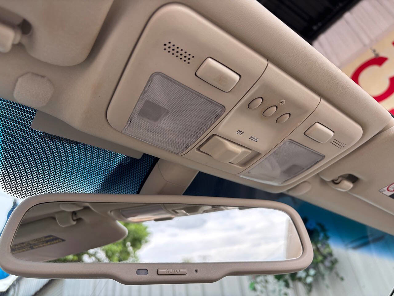 Used 2005 Lexus SC 430 Convertible image 34