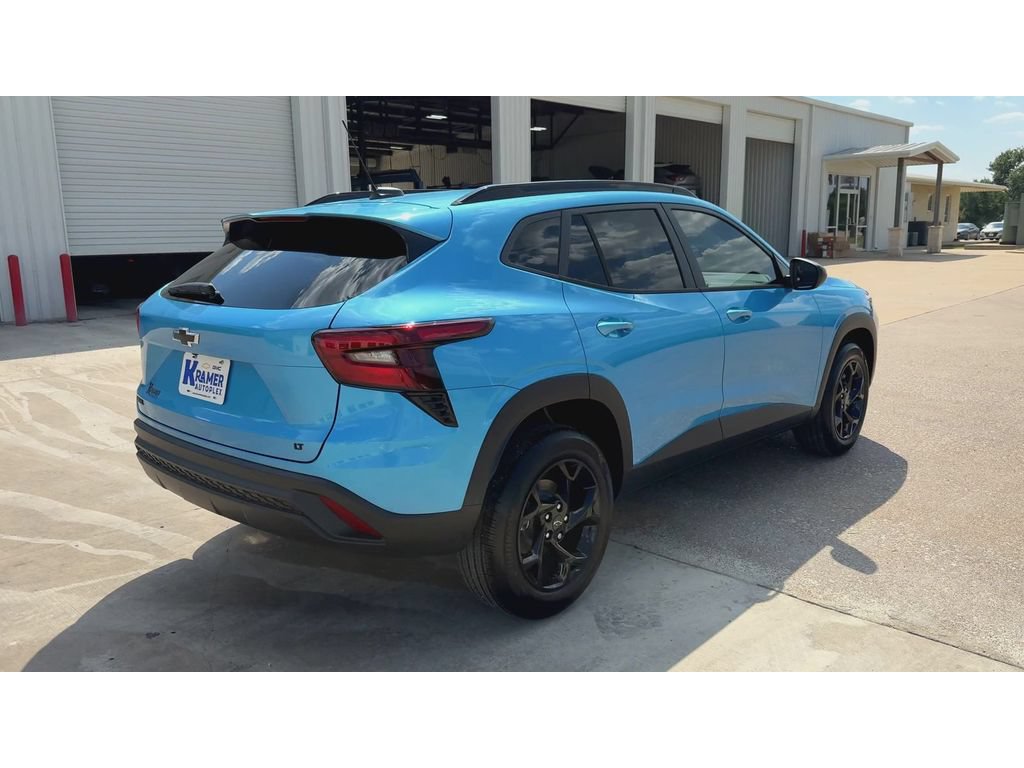 New 2026 Chevrolet Trax LT w/ Midnight Edition FWD image 8