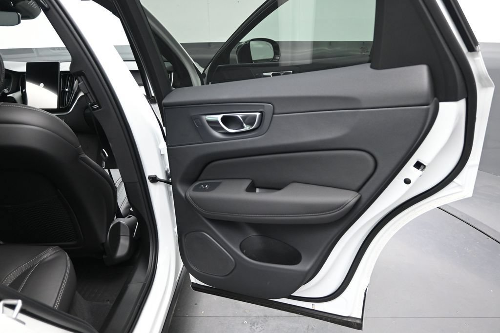 New 2026 Volvo XC60 T8 Ultra w/ Climate Package AWD/4WD image 15