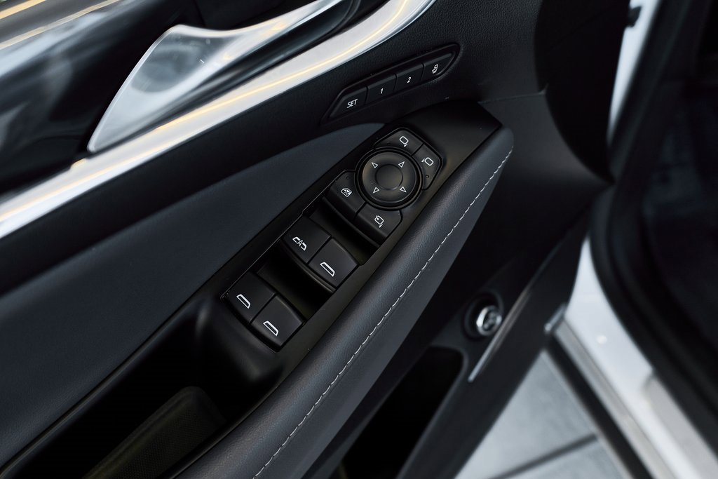 Used 2024 Buick Enclave Premium image 17