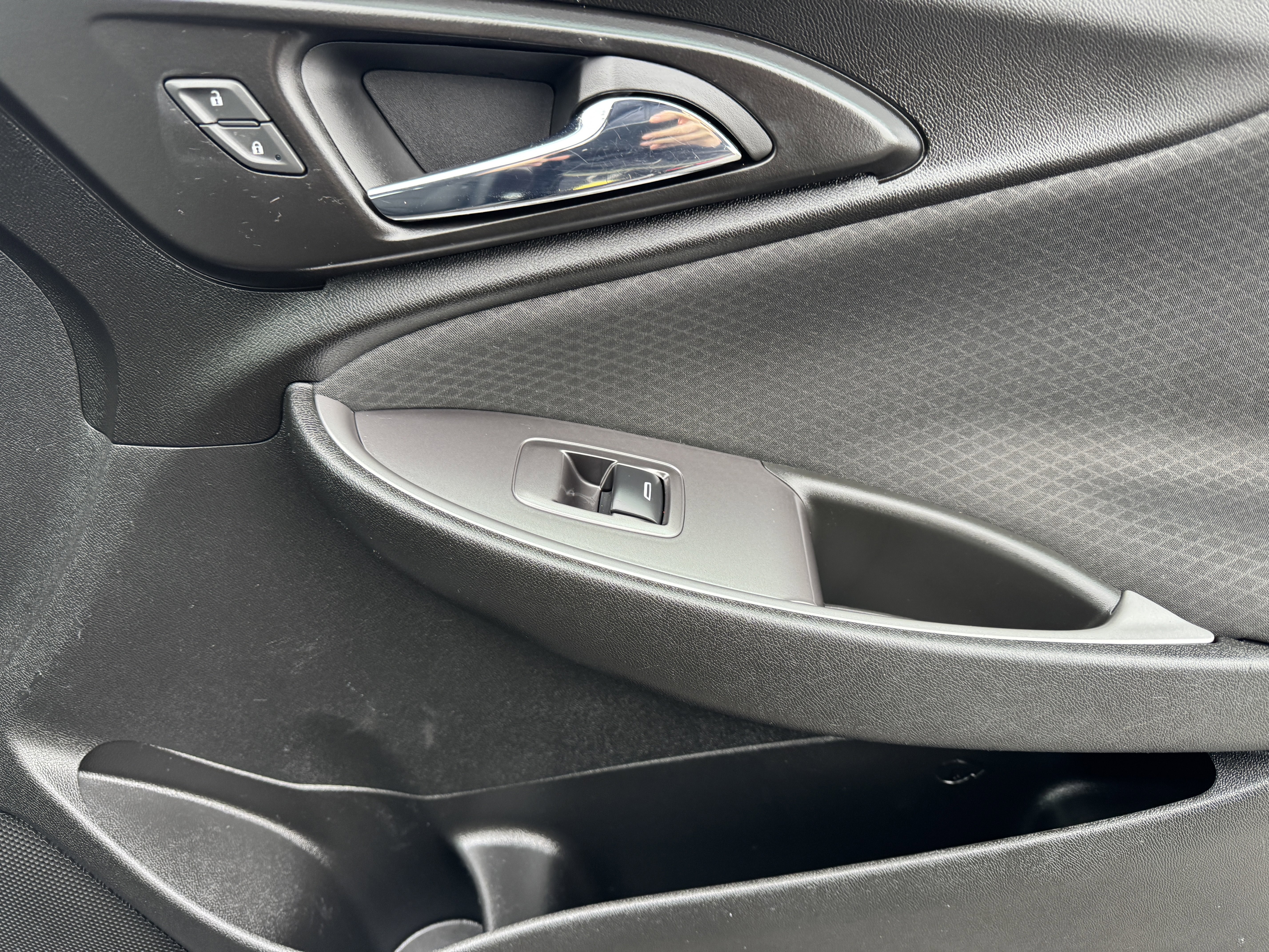 Certified 2020 Chevrolet Malibu LS w/ Driver Confidence Package image 23