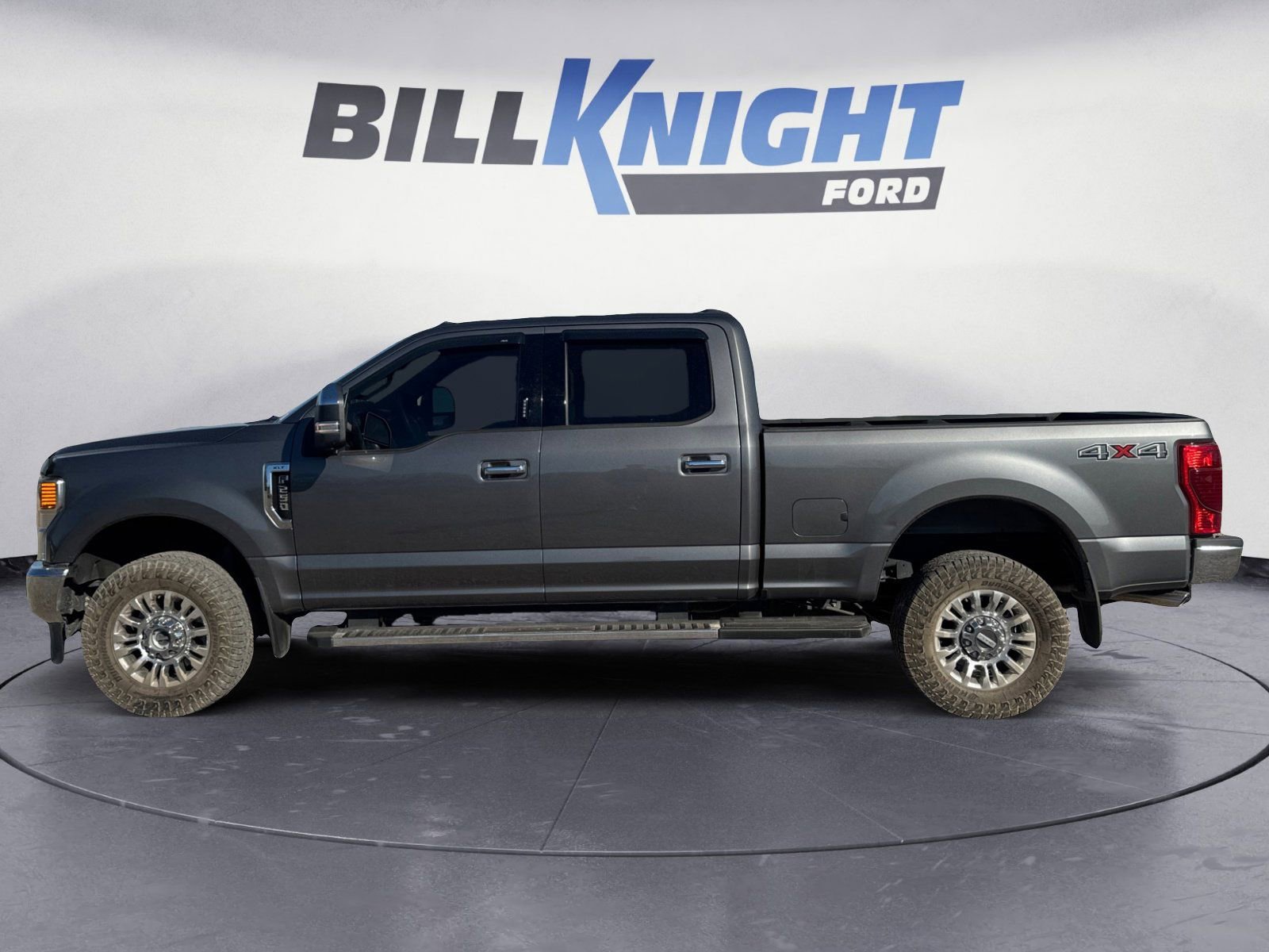 Used 2022 Ford F250 XLT w/ XLT Premium Package image 2