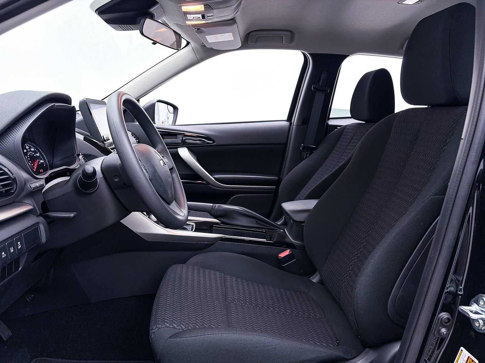 New 2025 Mitsubishi Eclipse Cross LE image 9