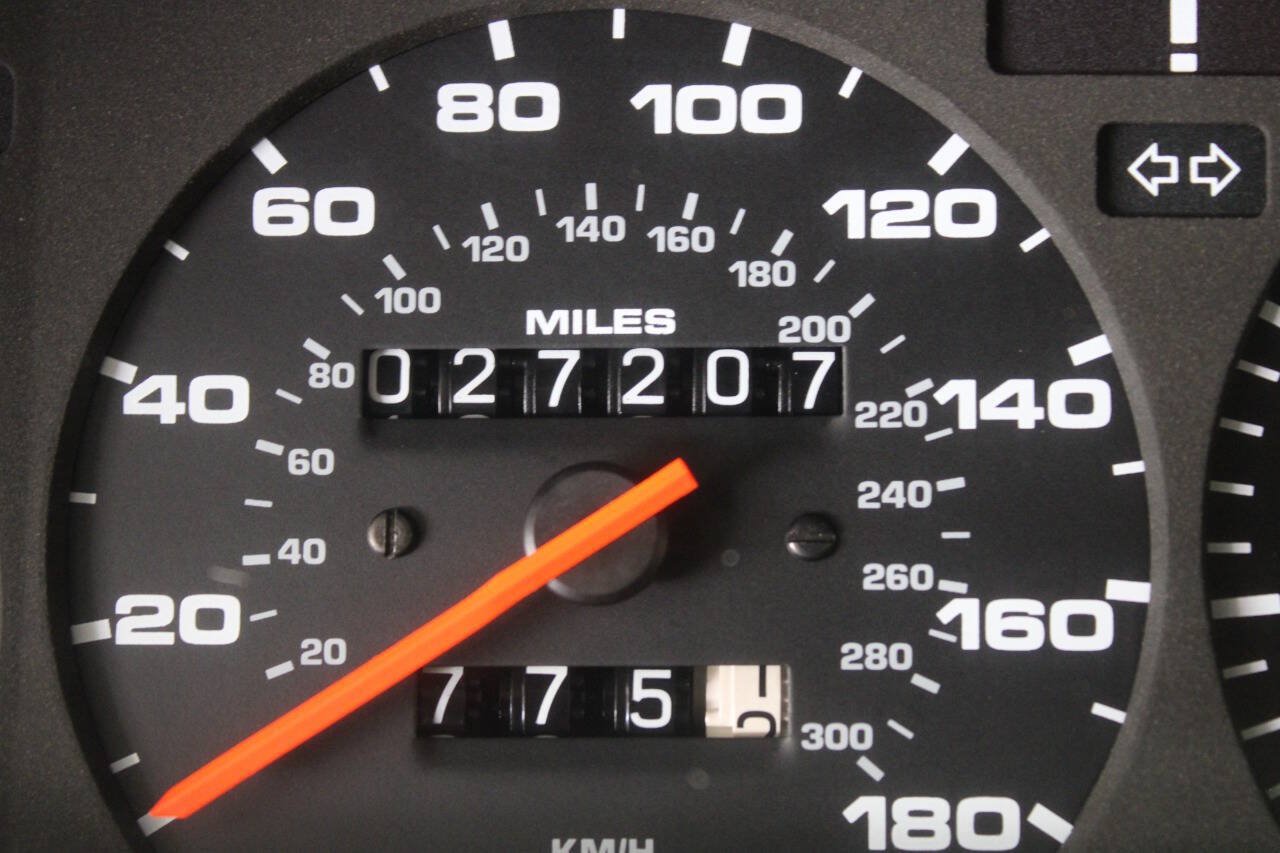 Used 1987 Porsche 944 Turbo RWD image 38