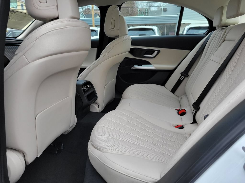 New 2026 Mercedes-Benz E 350 4MATIC Sedan image 14