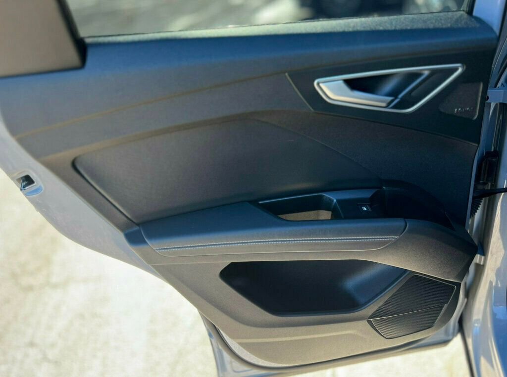 Used 2024 Audi Q4 e-tron Premium Plus w/ Premium Plus image 15