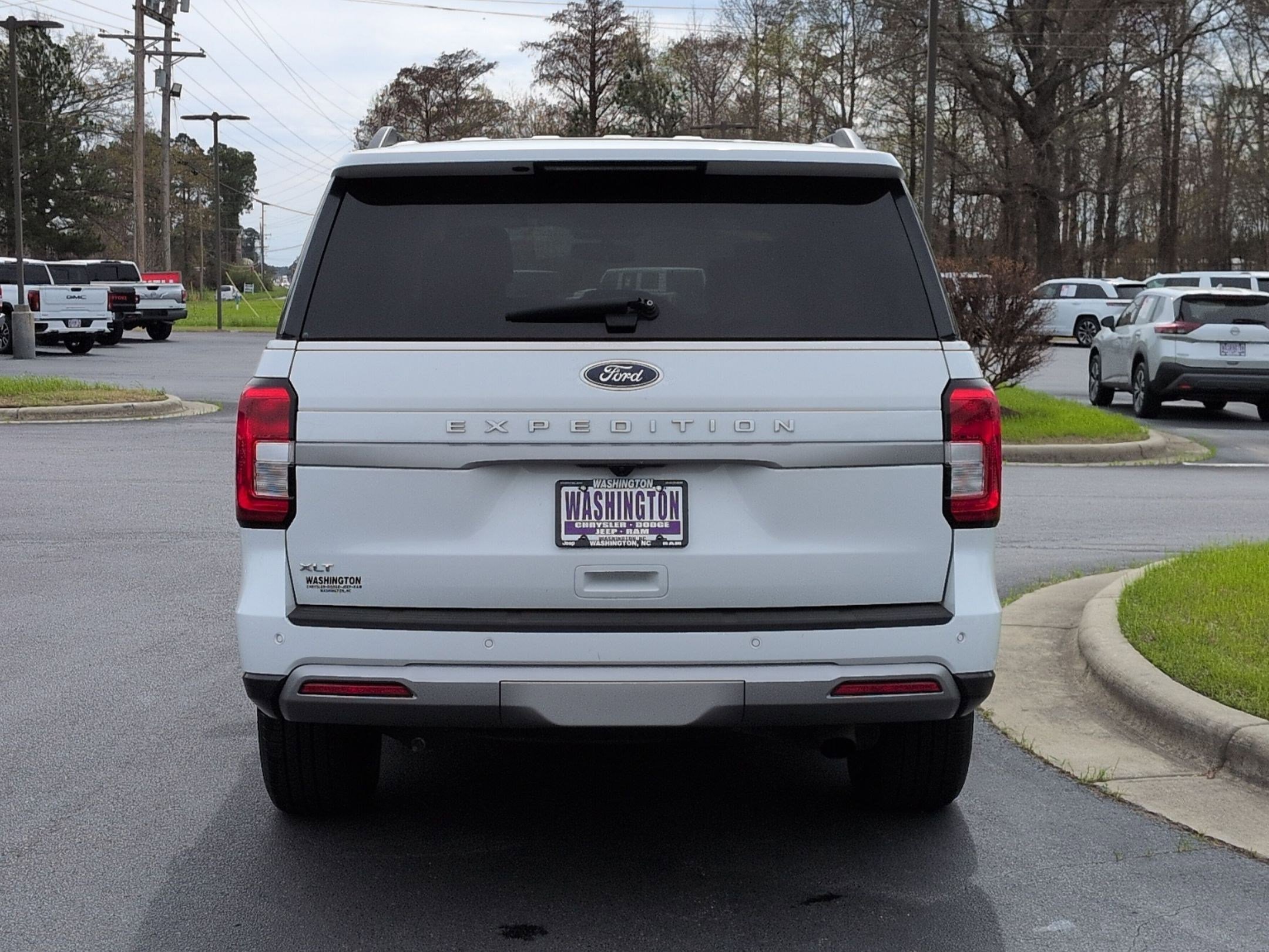 Used 2024 Ford Expedition XLT image 6