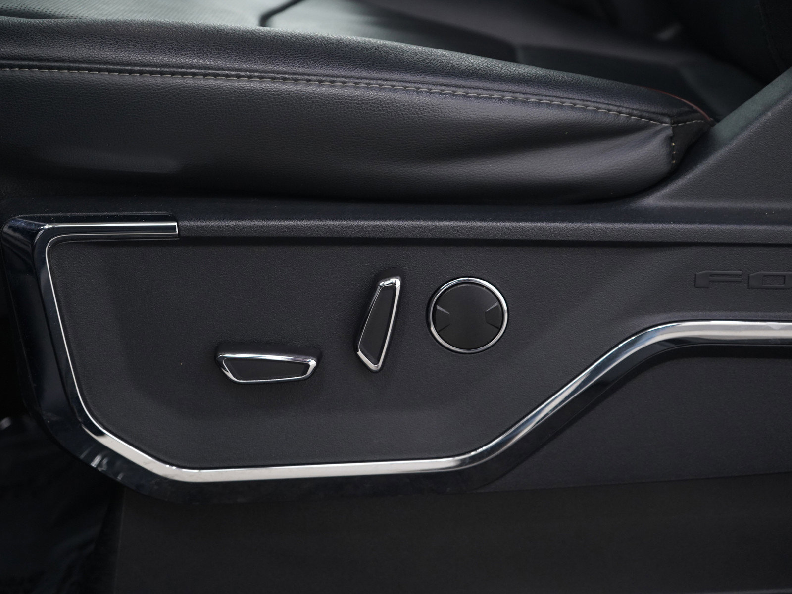 Used 2022 Ford F150 Lariat w/ Equipment Group 502A High image 27