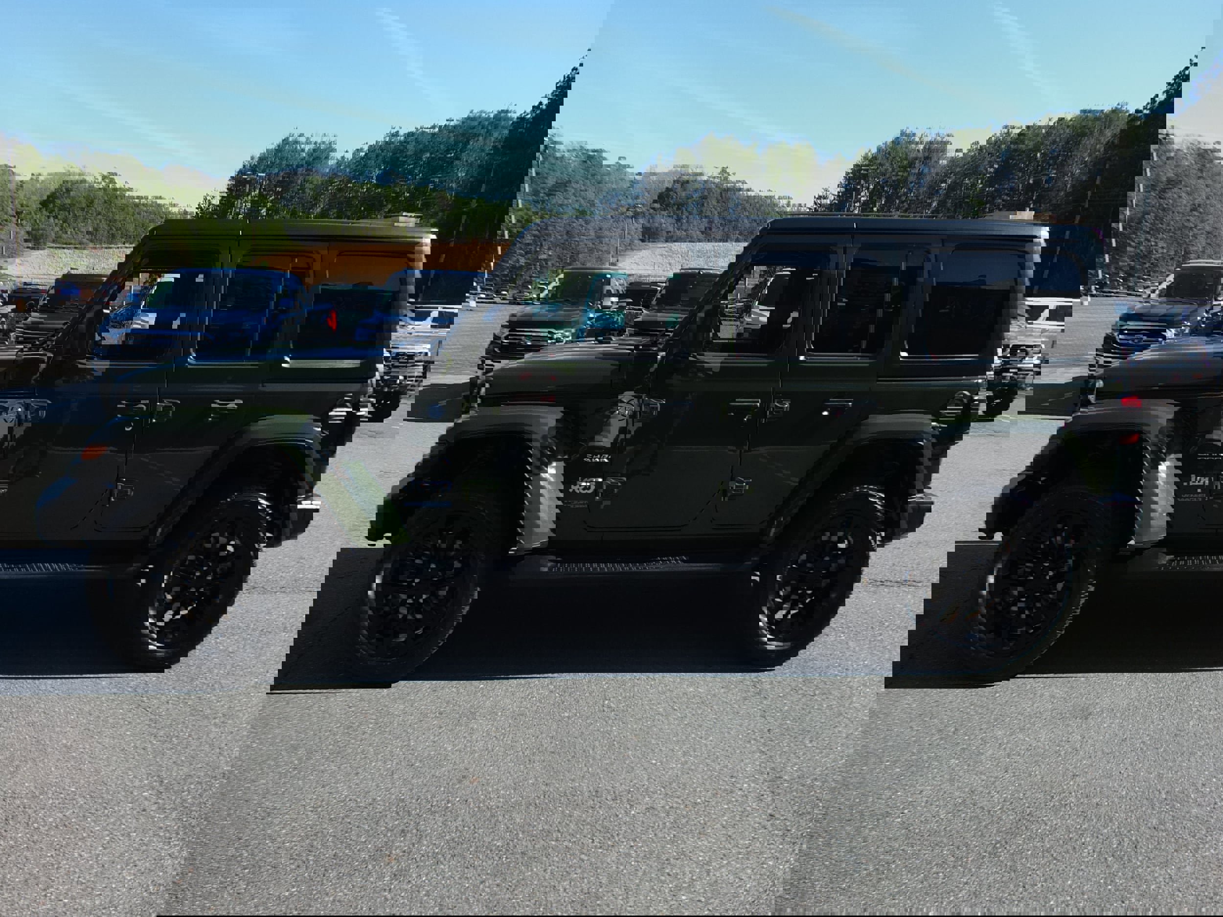 Used 2021 Jeep Wrangler Unlimited Sahara w/ Cold Weather Group image 6