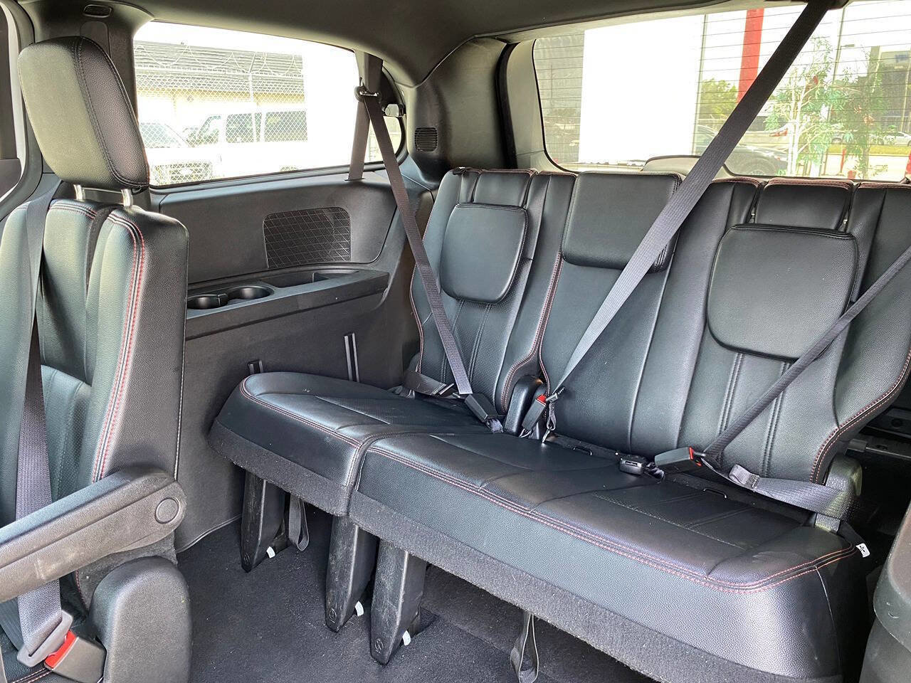 Used 2019 Dodge Grand Caravan GT image 18