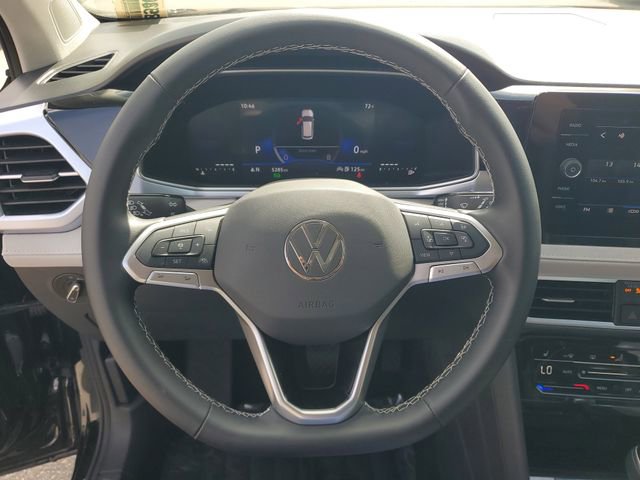 Used 2025 Volkswagen Taos SE w/ Panoramic Sunroof Package image 18