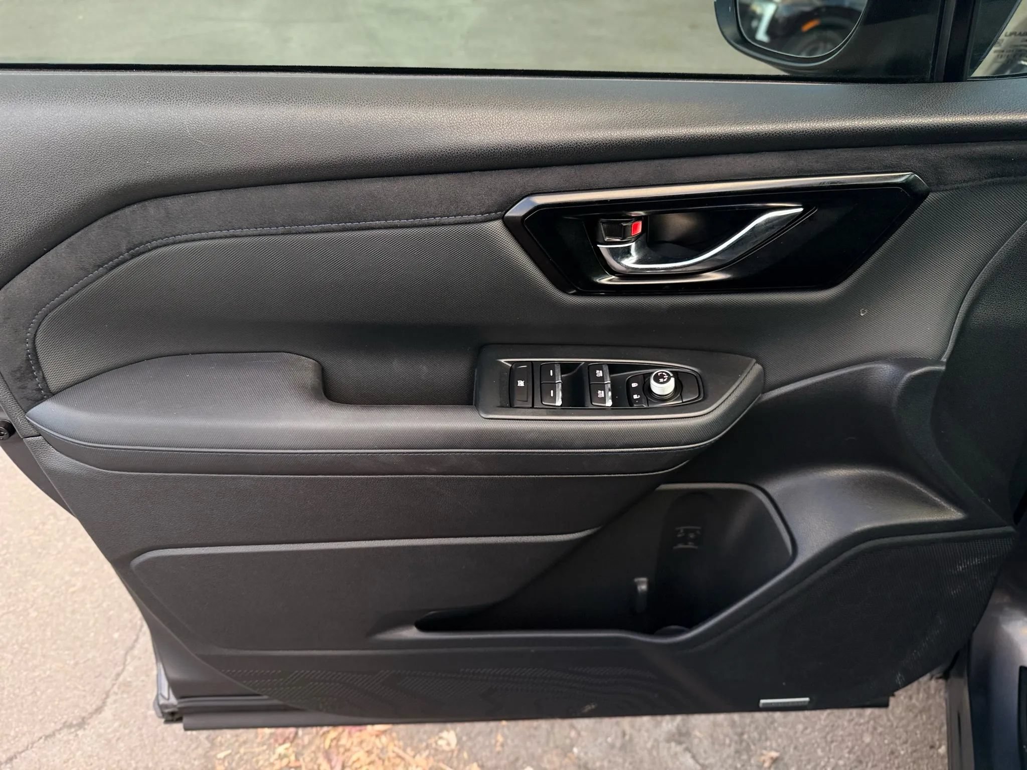 Used 2025 Subaru Forester Limited AWD/4WD image 14
