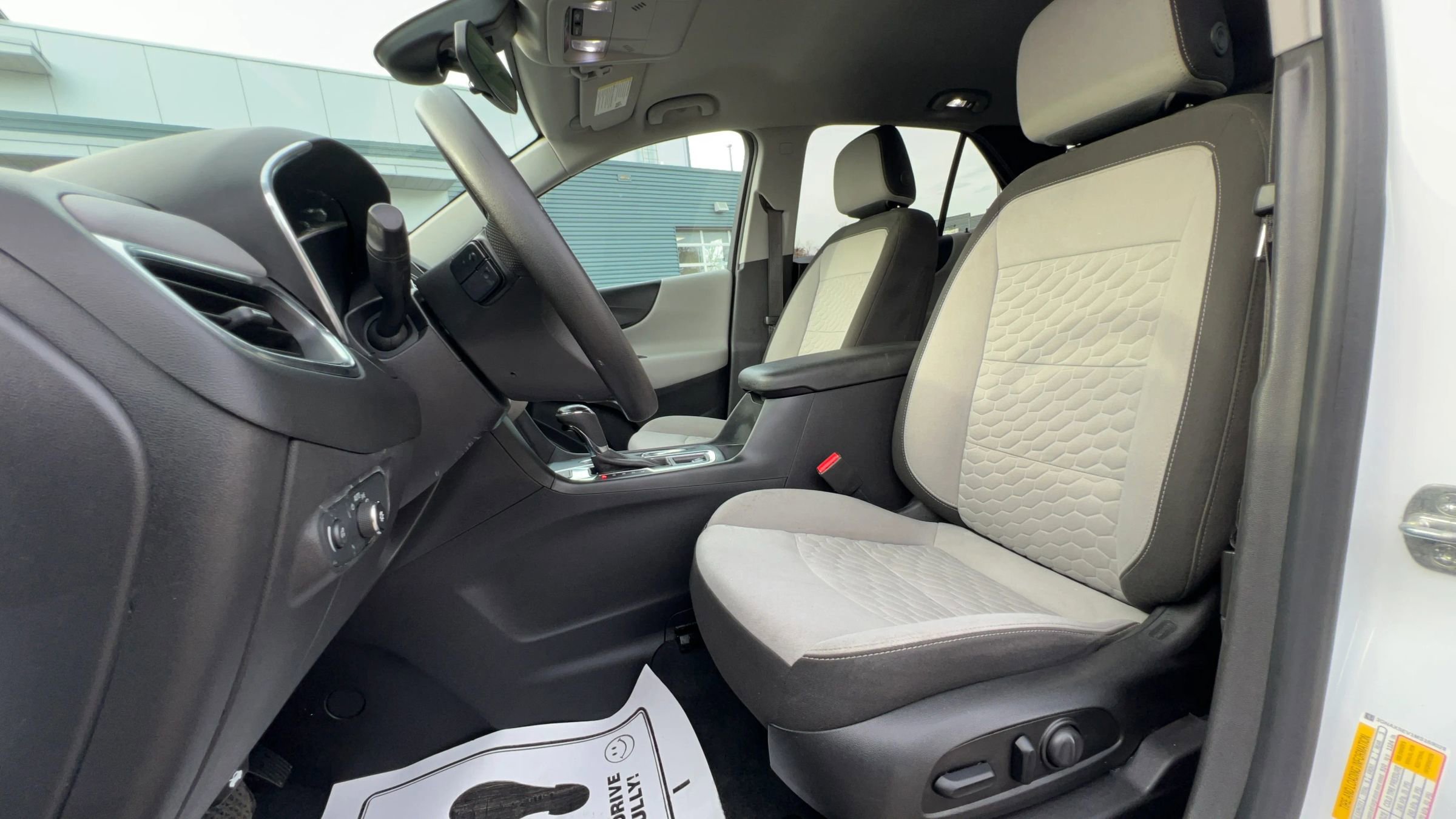 Used 2021 Chevrolet Equinox LS w/ LS Convenience Package image 19