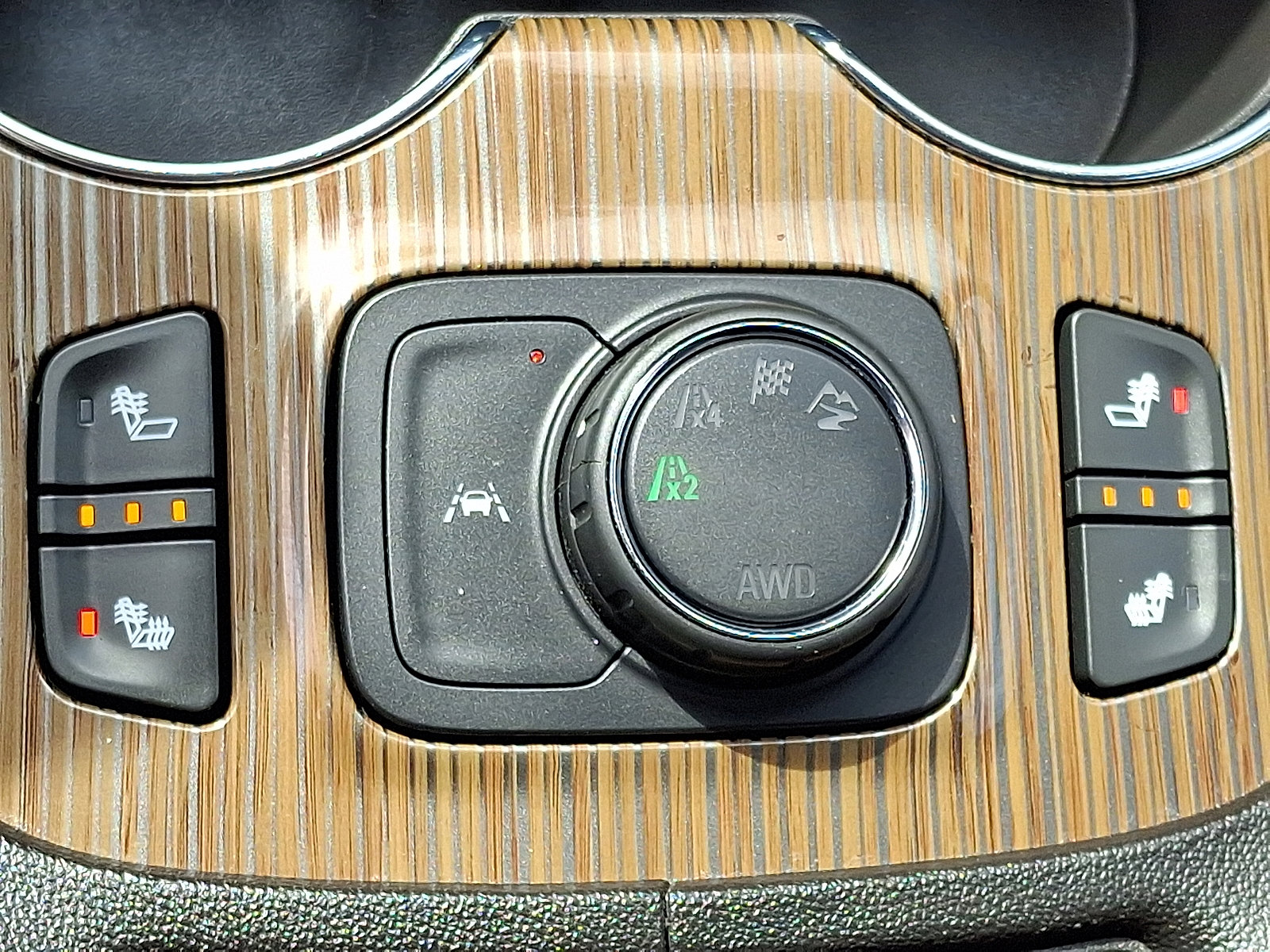 Used 2023 GMC Acadia SLE w/ Driver Convenience Package image 25