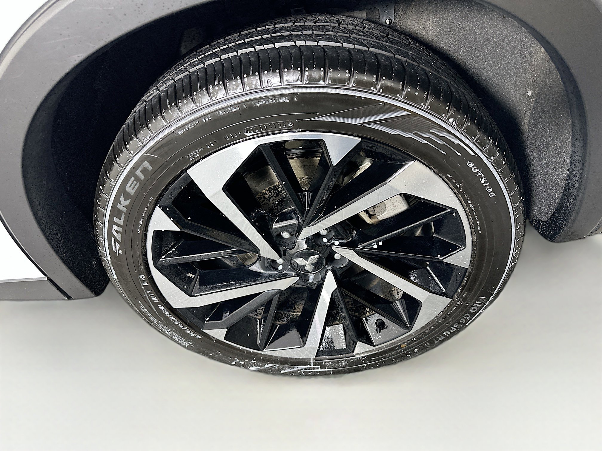 Used 2024 Mitsubishi Outlander SE image 11