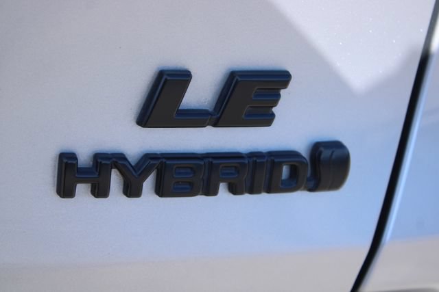 Used 2020 Toyota RAV4 LE w/ Carpet Mat Package AWD/4WD image 6