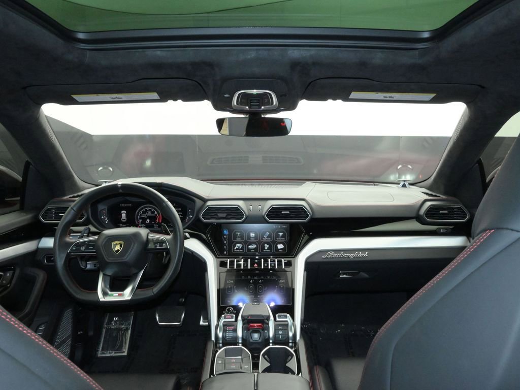Used 2020 Lamborghini Urus image 44