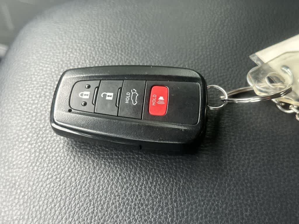 Used 2024 Toyota RAV4 XLE w/ Convenience Package FWD image 29