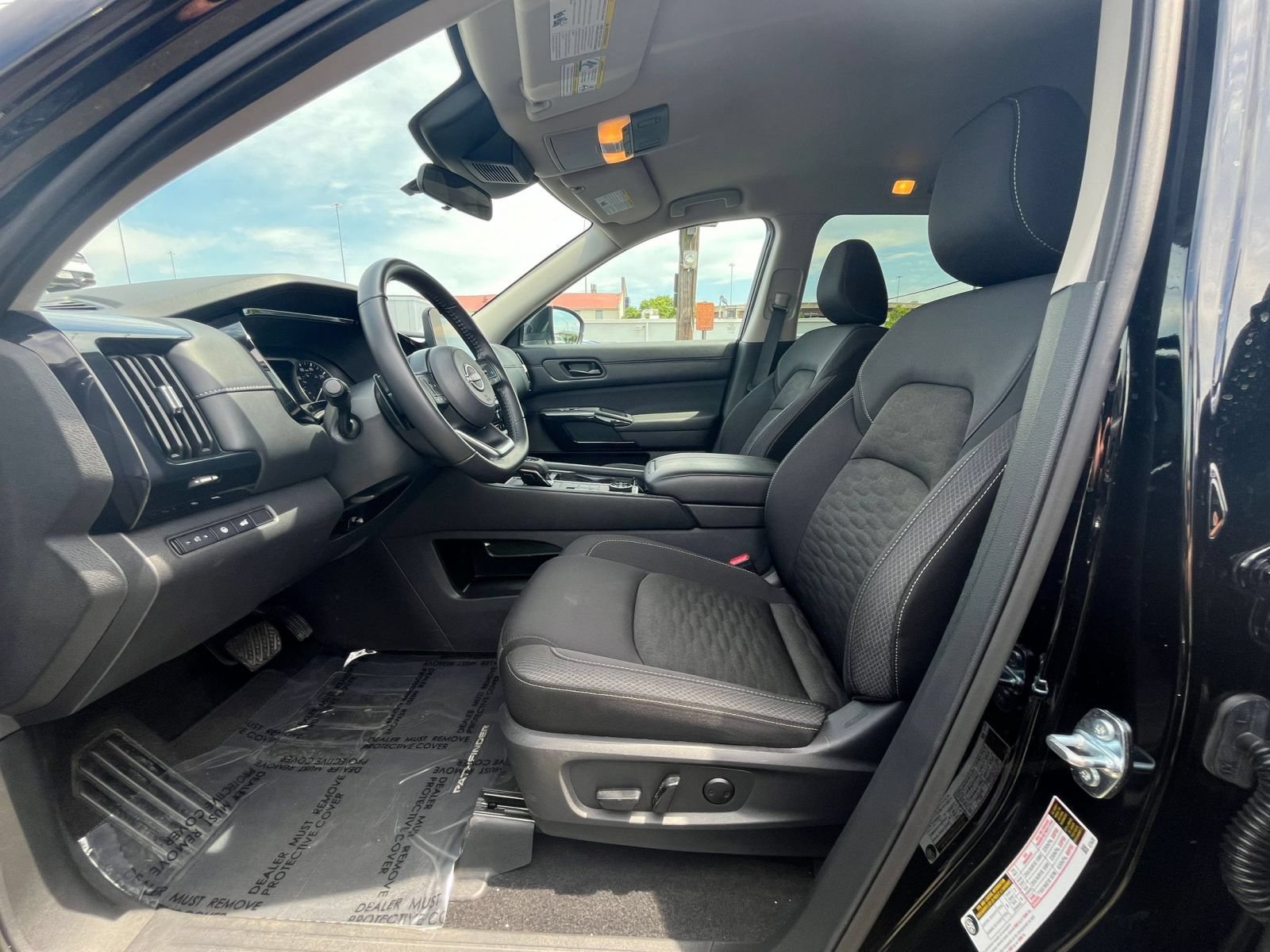 Used 2025 Nissan Pathfinder SV AWD/4WD image 28