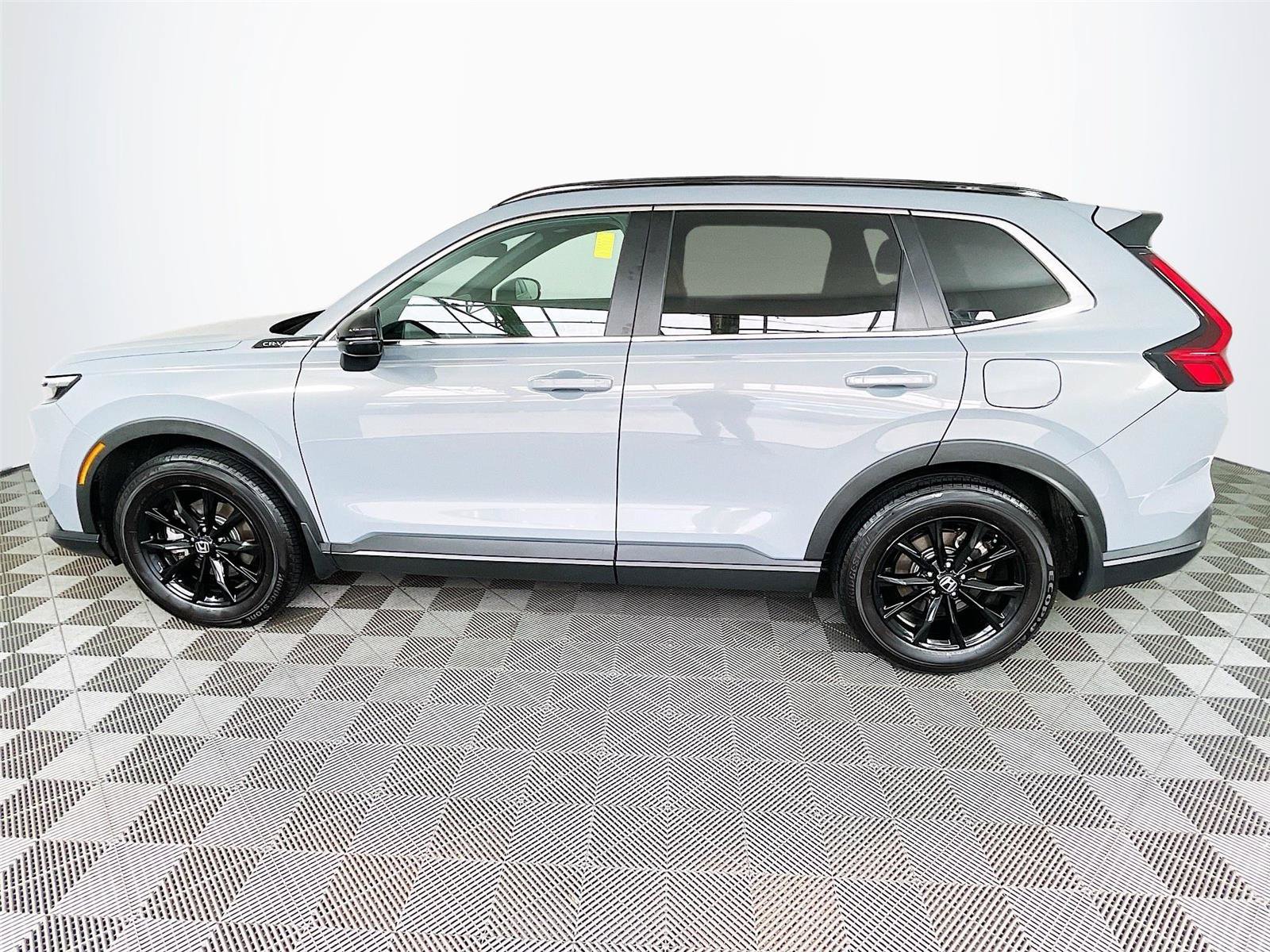 Certified 2025 Honda CR-V Sport-L image 4