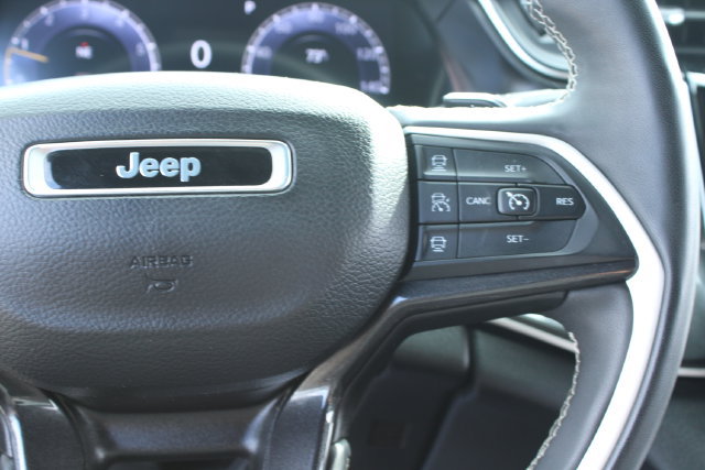 Used 2023 Jeep Grand Cherokee L Laredo RWD image 14