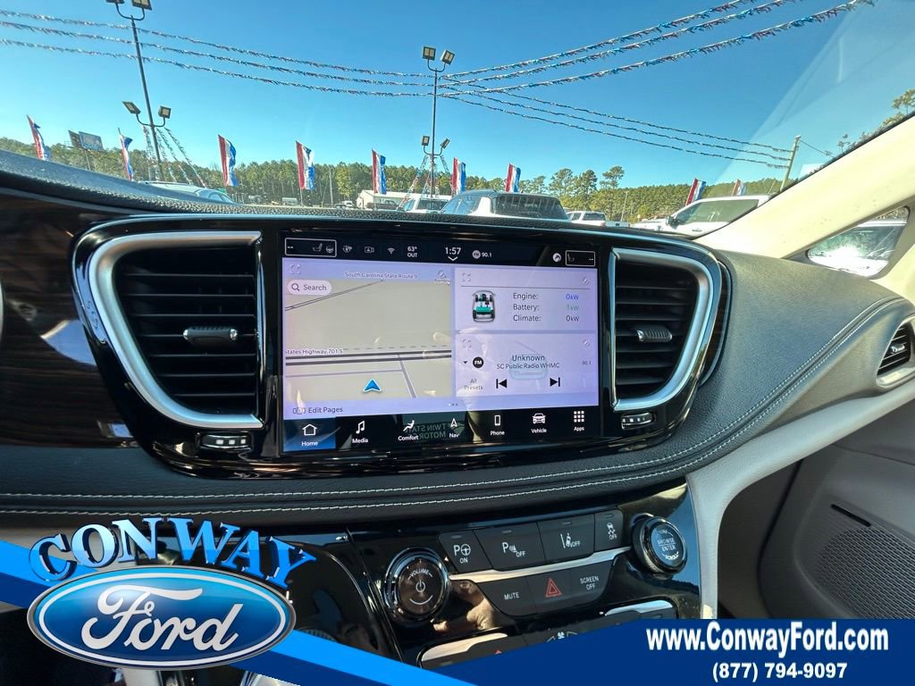 Used 2022 Chrysler Pacifica Limited w/ Uconnect Theater Family Group image 37