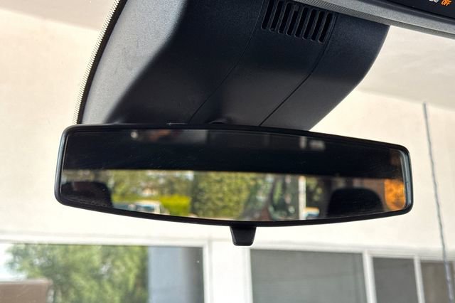 Used 2025 Chevrolet Silverado 2500 LT w/ Convenience Package image 25